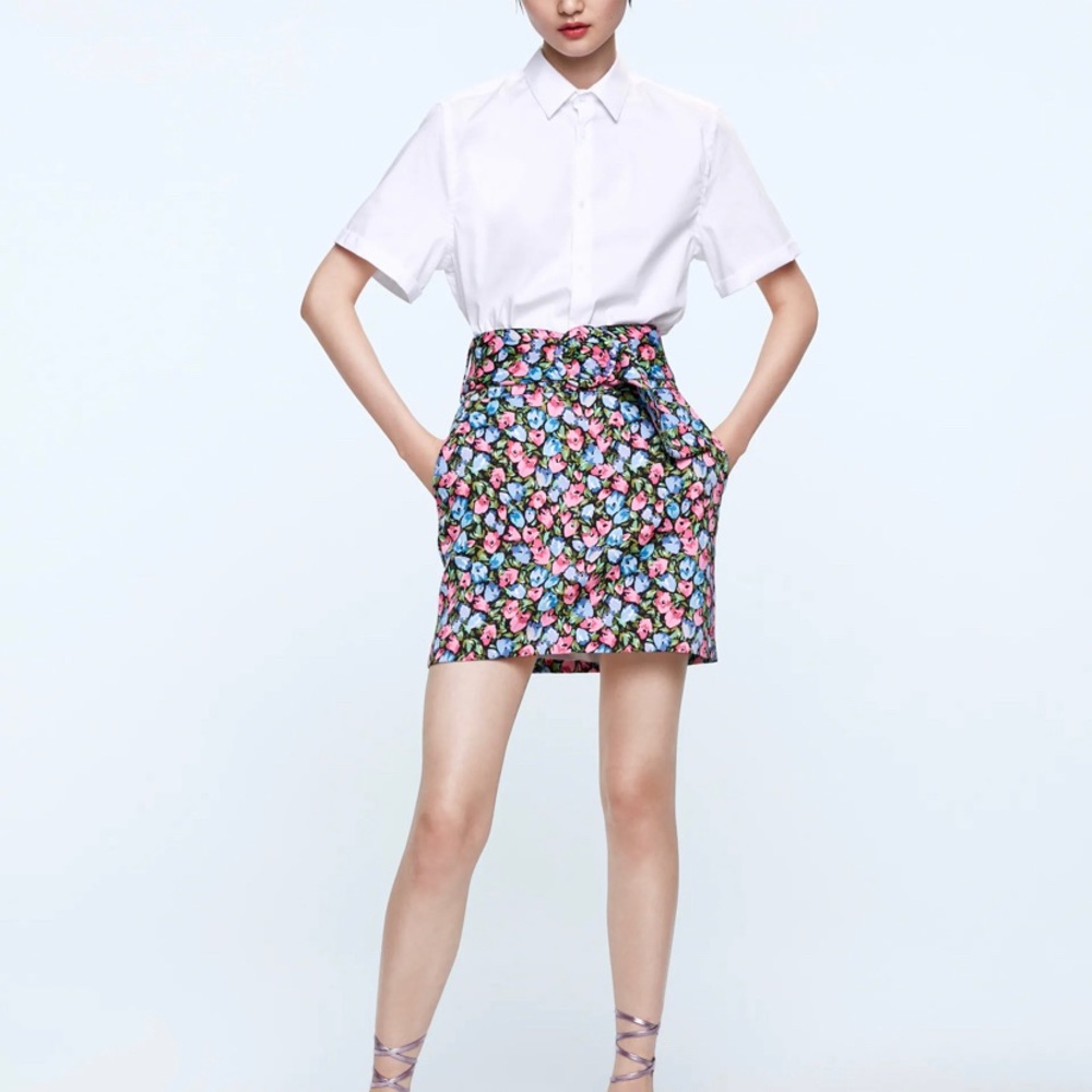 Zara floral mini skirt